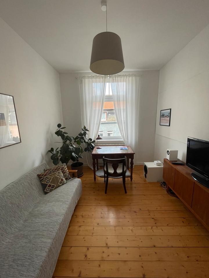 Altbau Wohnung zu vermieten (Untermiete, 1 Jahr ggf. länger)