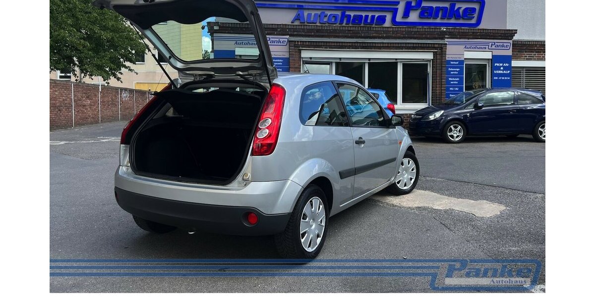 Ford Fiesta Ambiente 1.3*Radio/CD*AUX*Klima* 245.511 km 1.290 &euro; Berlin 13187
