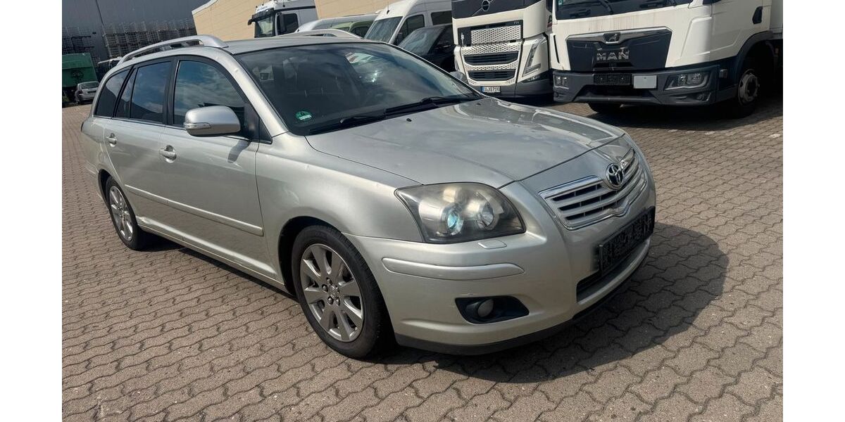 Toyota Avensis 1.758.865 km 2.899 &euro; Hamburg 22113