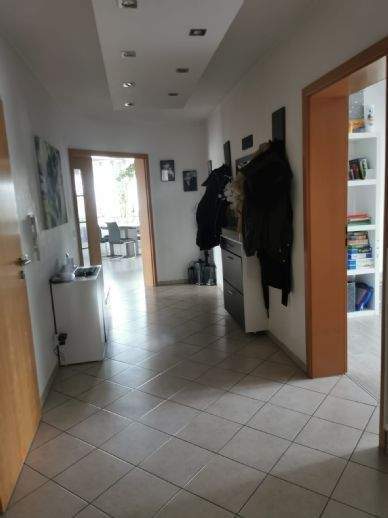 Hochwertige Moderne-3 12-Zimmer mit Balkon 4 zimmer