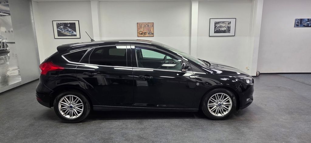 Ford Focus 70.000 km 11.990 &euro; Asperg/Ludwigsburg bei Stuttgart 71679