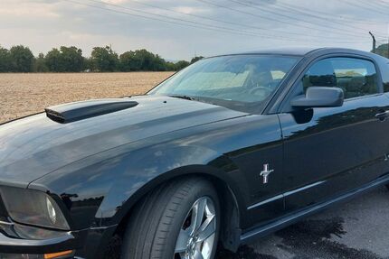 Ford Mustang 148.000 km 9.999 &euro; Frankfurt 60439