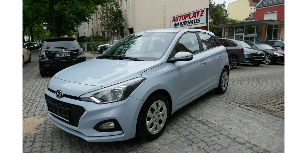 Hyundai i20 51.378 km 10.950 &euro; Berlin-Tempelhof 12105