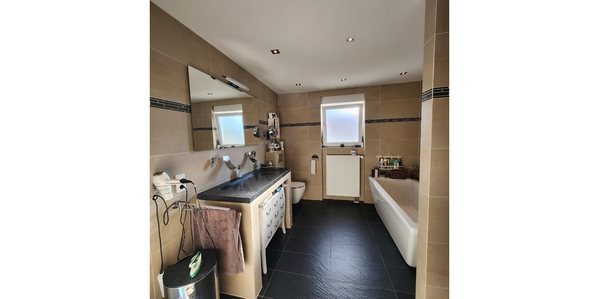 Stilvoll renovierte Doppelhaushälfte aus Sandstein in naturnaher Lage von Kaiserslautern-Morlautern 6 zimmer