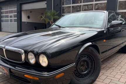 Jaguar XJ 165.984 km 2.490 &euro; Floß 92685