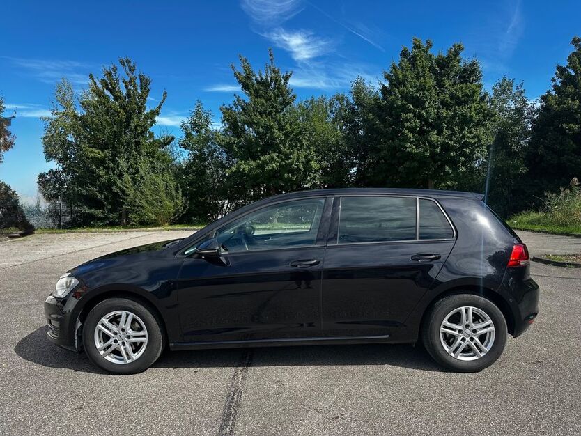 VW Golf 217.000 km 7.999 € Großkarolinenfeld 83109