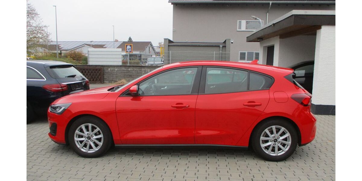 Ford Focus 58.338 km 15.999 &euro; Babenhausen 64832