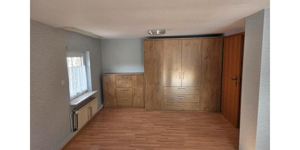 Einfamilienhaus Wilnsdorf - 9 Zimmer, 205 m&sup2;, 159.000&euro; | Angebot:26962353