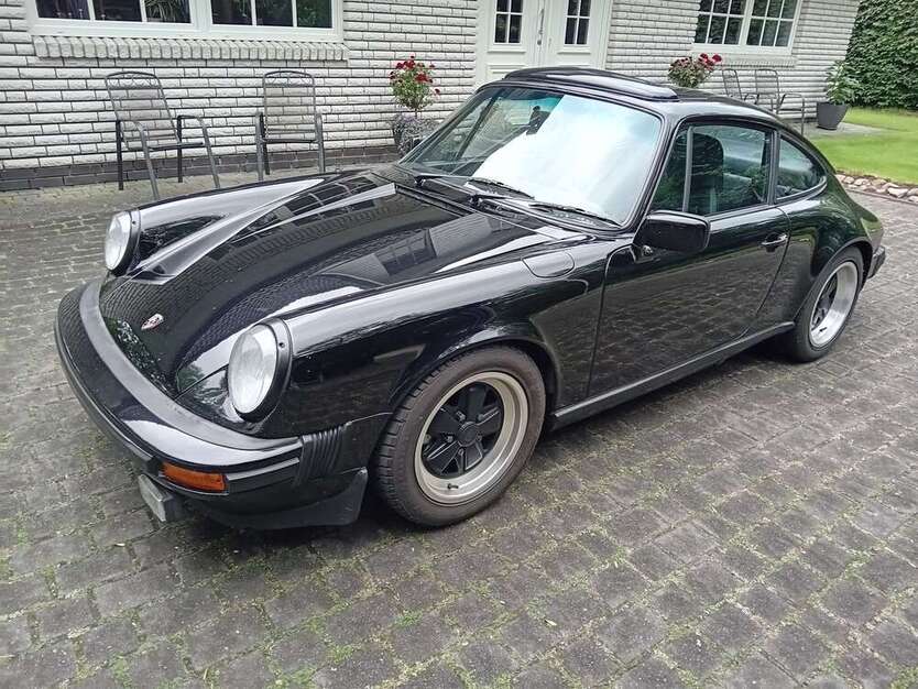 911