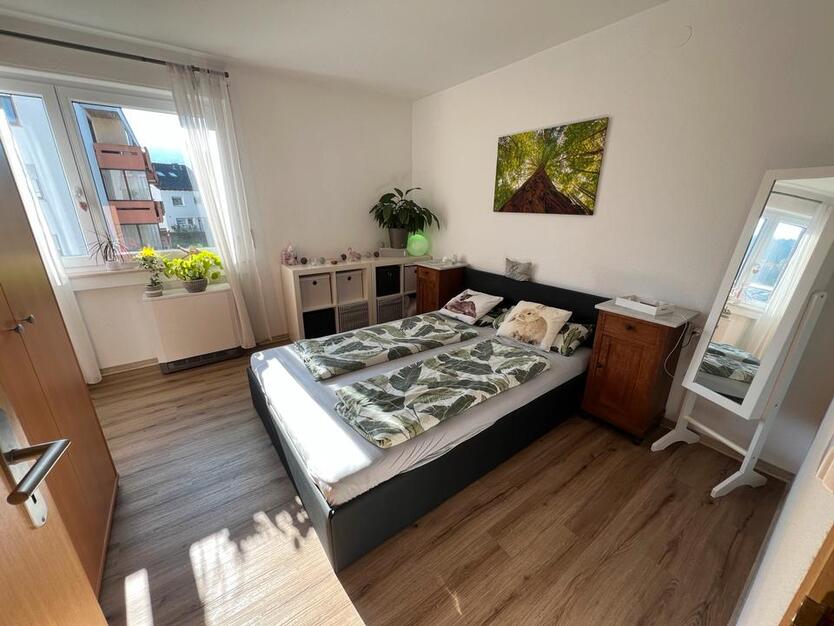 Schöne 3,5 Zimmer Eigentumswohnung mit 2 Balkonen