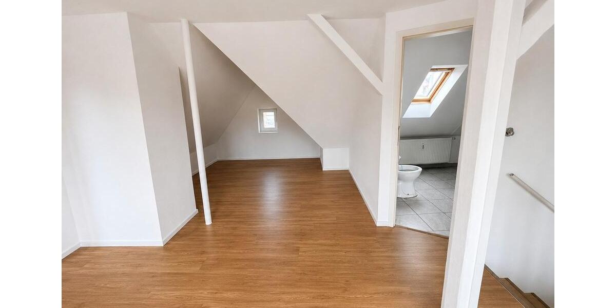 Dachgeschoßwohnung Weinheim - 2 Zimmer, 64 m&sup2;, 820&euro; | Angebot:26563799