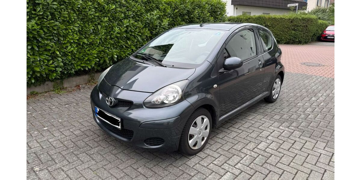 Toyota Aygo (X) 107.000 km 2.490 &euro; Weil am Rhein 79576