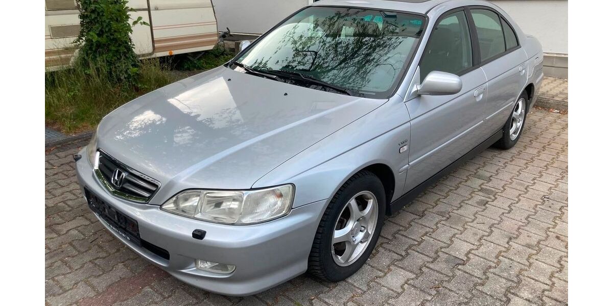 Honda Accord 225.000 km 1.999 &euro; München 81241