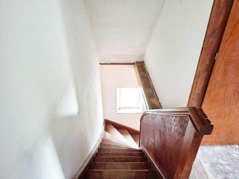 CITYHOUSE: Freistehendes Einfamilienhaus mit viel Potential, traumhaften großen Grundstück, Garage 3 zimmer