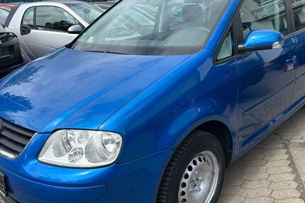 VW Touran 251.000 km 2.490 &euro; Hamburg 20537