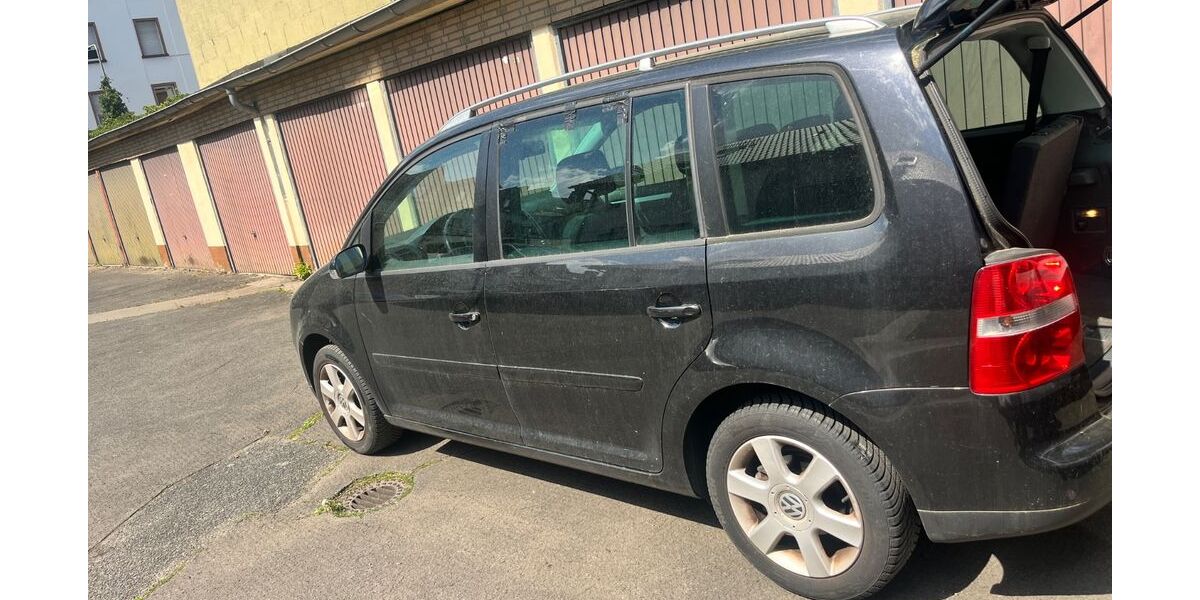 VW Touran 280.000 km 1.800 &euro; Frankfurt 60386