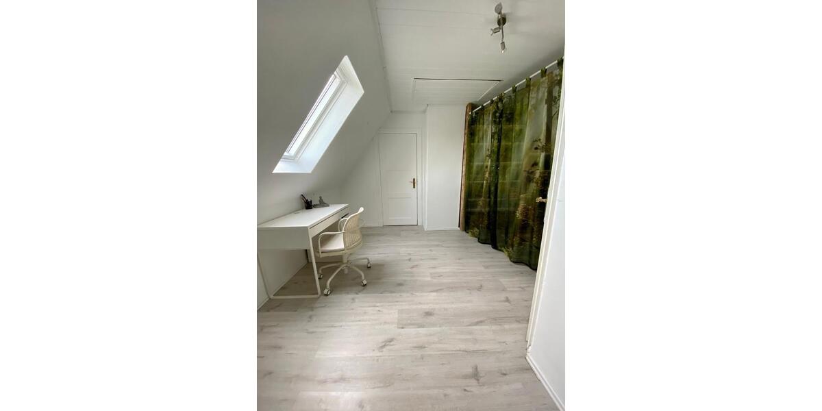 Dachgeschoßwohnung Wesselburen - 3 Zimmer, 70 m&sup2;, 870&euro; | Angebot:25367906