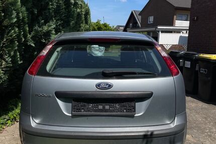Ford Focus 88.500 km 900 &euro; Minden 32423