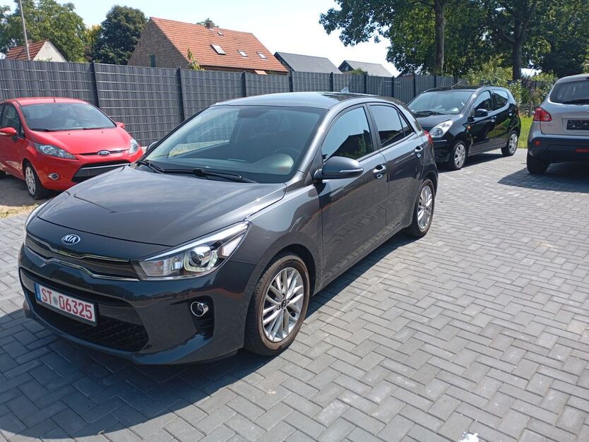 Kia Rio 103.000 km 10.200 € Ibbenbüren 49477