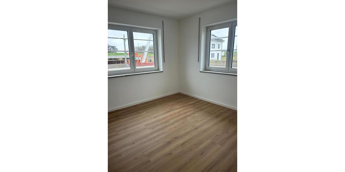 Vermietung: Neubau - Reihenhaus KFW 40 qng Niedrigenergiehaus 6.5 zimmer