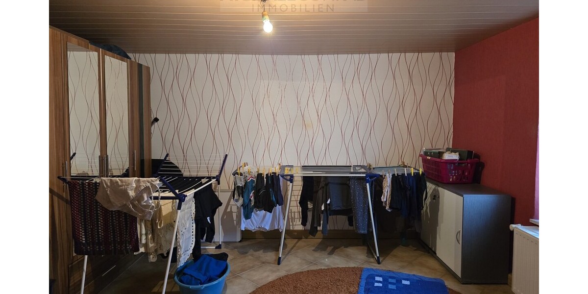 Modernisiertes Einfamilienhaus mit Einliegerwohnung Schmelz zentral - Einfamilienhaus Schmelz | Angebot:27010373