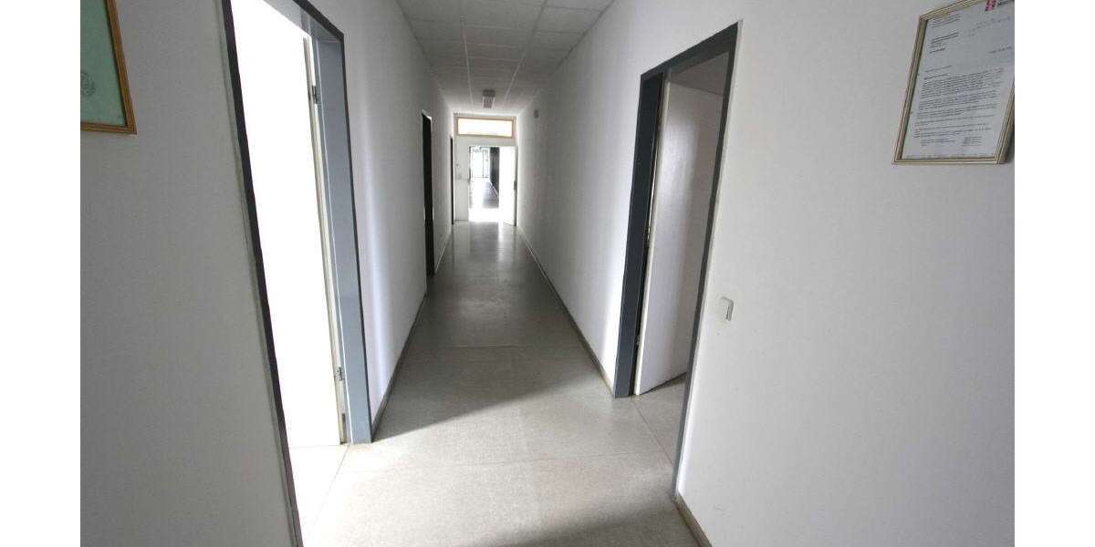 Büro in Halle (Saale)-Versorgungsgebiet 350 € 92 m² zimmer