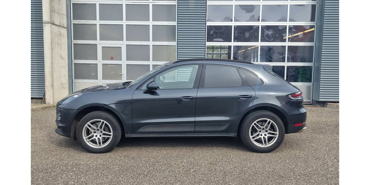 Porsche Macan Panoramadach NAVI Klimaautomatik 3-fach 129.000 km 40.998 &euro; Landau 76829