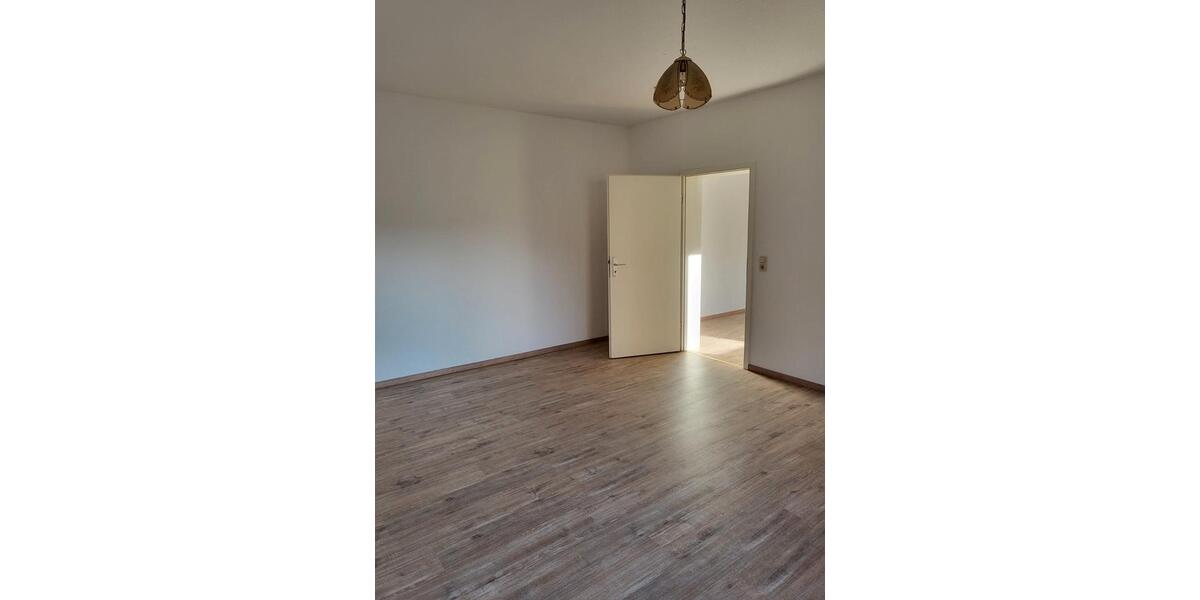 Erdgeschoßwohnung Jarmen - 2 Zimmer, 66 m&sup2;, 405&euro; | Angebot:26070415