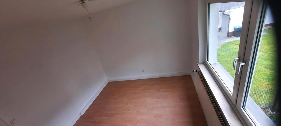 Etagenwohnung Sundern (Sauerland) - 3 Zimmer, 61 m&sup2;, 350&euro; | Angebot:26316634