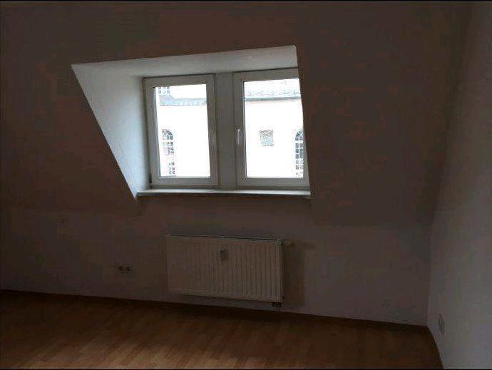 Dachgeschoßwohnung Auerbach/Vogtland Vogtland - 3 Zimmer, 60 m&sup2;, 45.000&euro; | Angebot:26757984