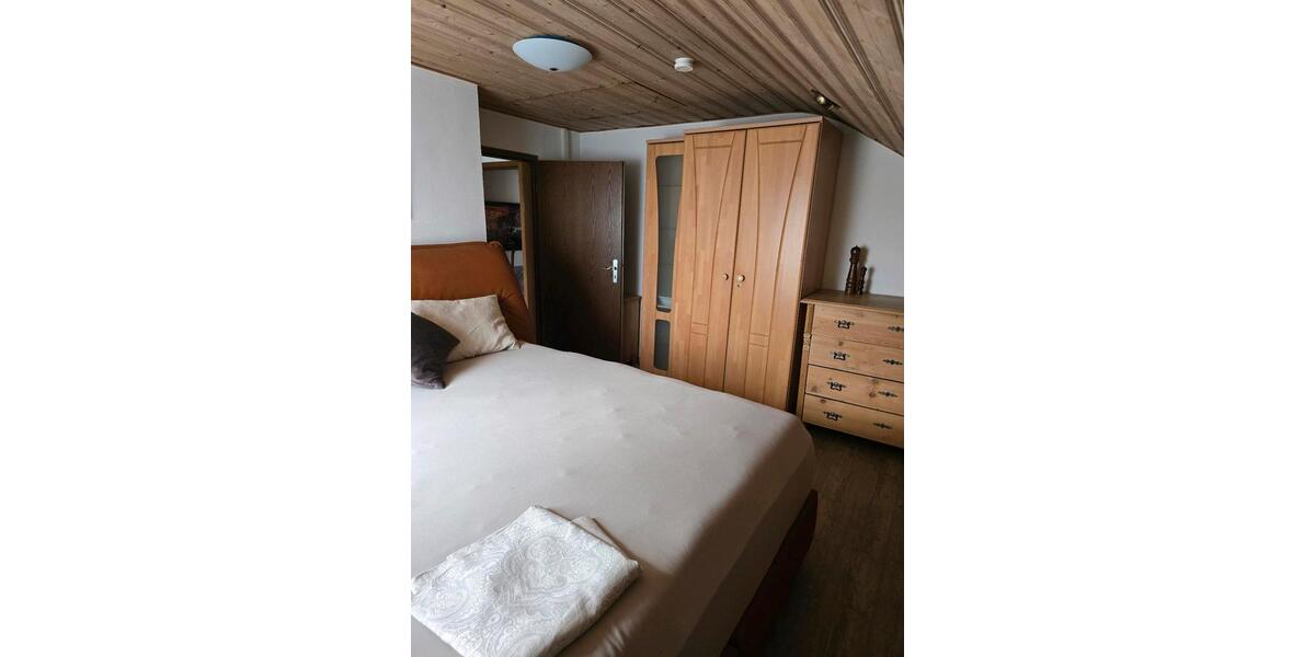 Dachgeschoßwohnung Teublitz - 2 Zimmer, 42 m&sup2;, 450&euro; | Angebot:25986579