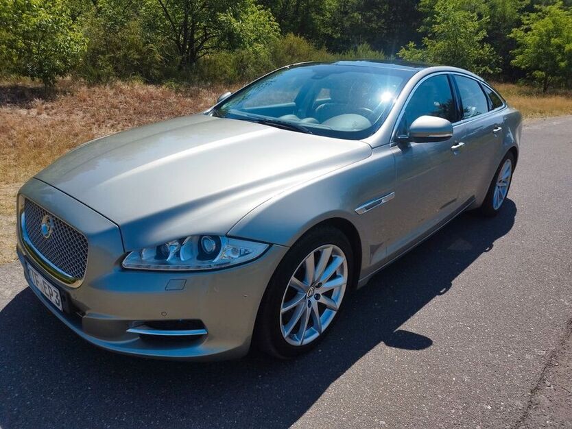 XJ