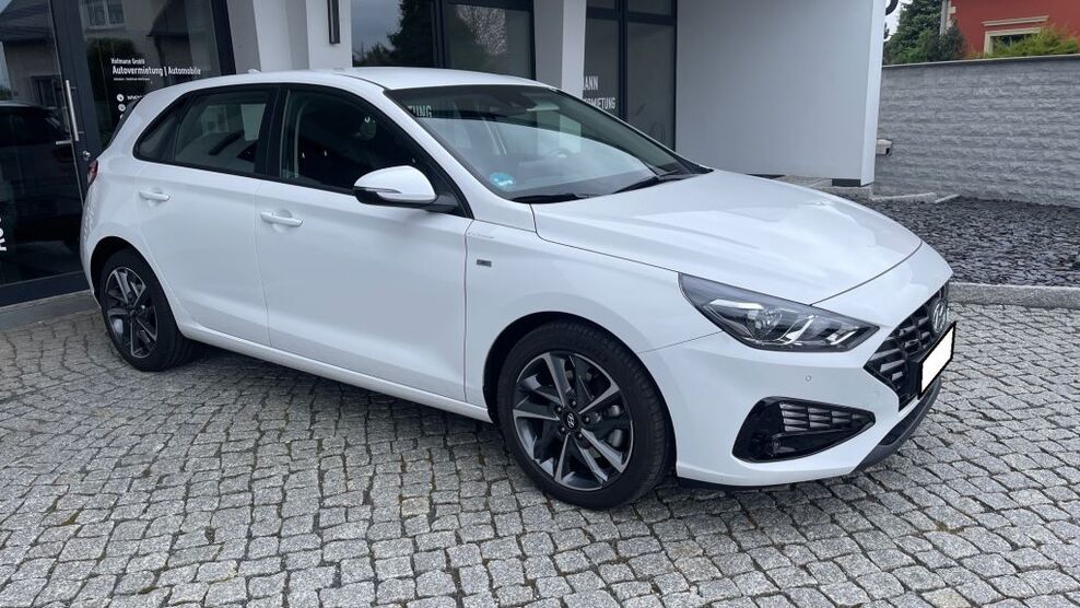 Hyundai i30 18.000 km 19.800 € Coswig 01640