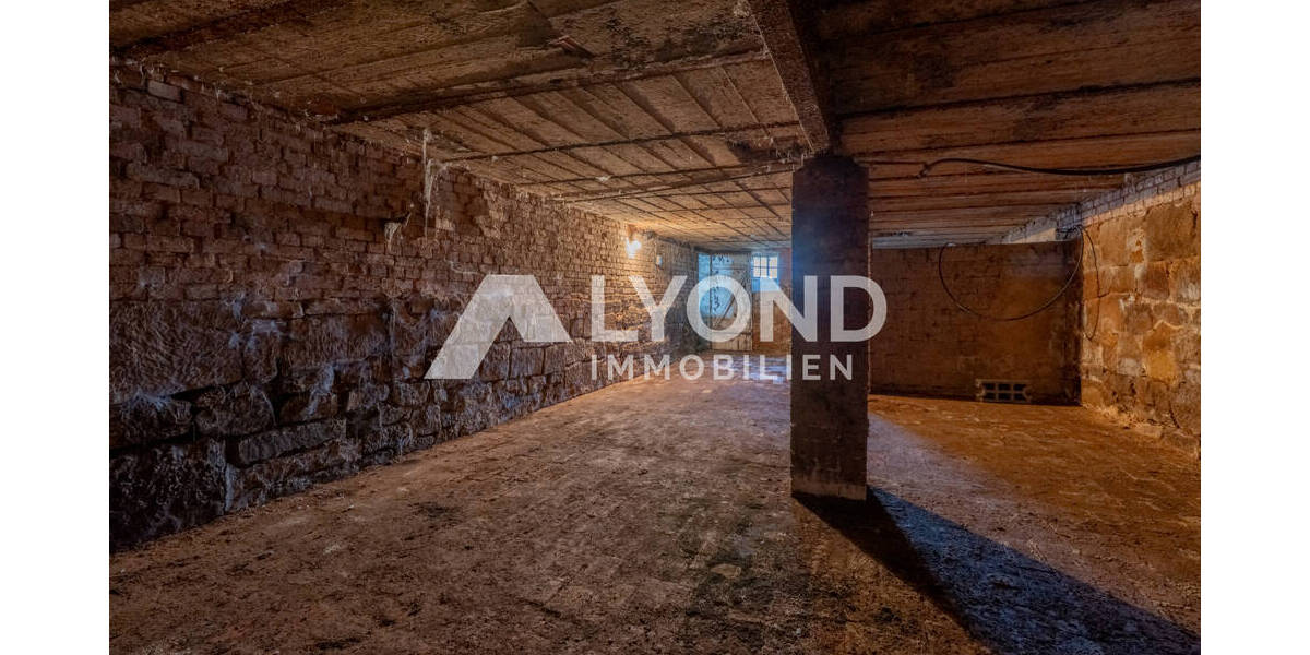 Bauernhaus, Landhaus Bad Arolsen / Schmillinghausen Schmillinghausen - 9 Zimmer, 220 m&sup2;, 159.000&euro; | Angebot:25773073