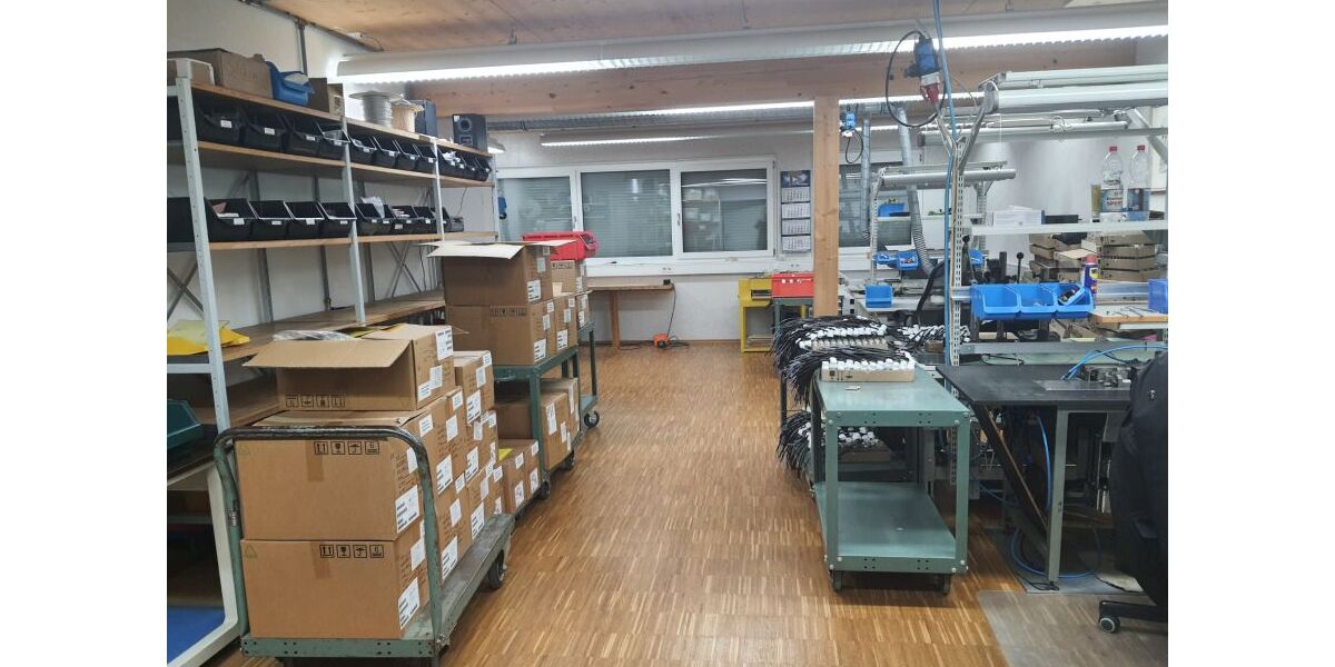 Provisionsfrei* Moderne Gewerbeimmobilie mit Büro, Wohnung und Halle - KfW 70, Solaranlage, hochwertige Ausstattung - Gewerbeobjekt Altdorf | Angebot:23812378