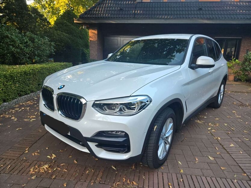 BMW X3 37.000 km 37.000 € Hamburg 22609