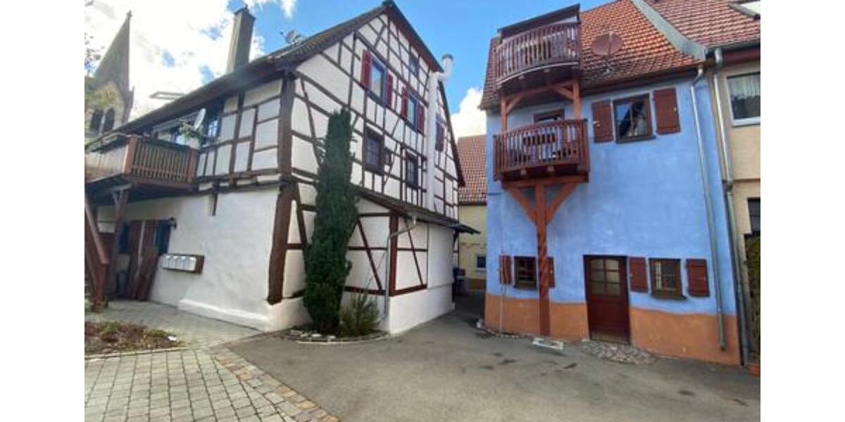 Wohnhaus mit 3 voll möblierten Studios zu verkaufen zimmer