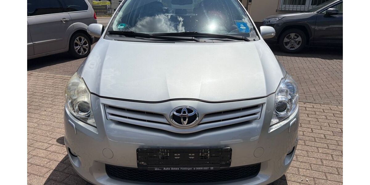 Toyota Auris 156.000 km 5.900 &euro; Lebach 66822