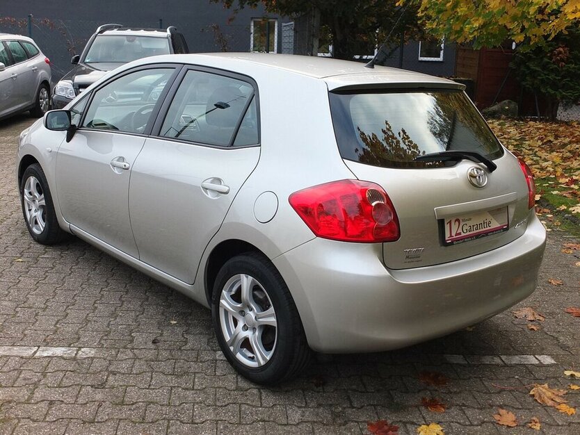 Toyota Auris 1.6i BLACK WEEK 25: SOL ALLE INSPEKTIONEN GA 174.885 km 4.908 € Köln 50858