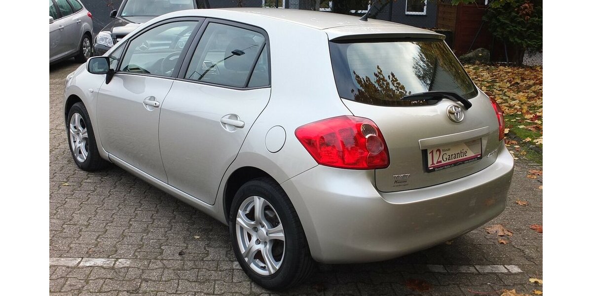 Toyota Auris 1.6i SOL ALLE INSPEKTIONEN GARAGENWAGEN 174.885 km 4.998 &euro; Köln 50858