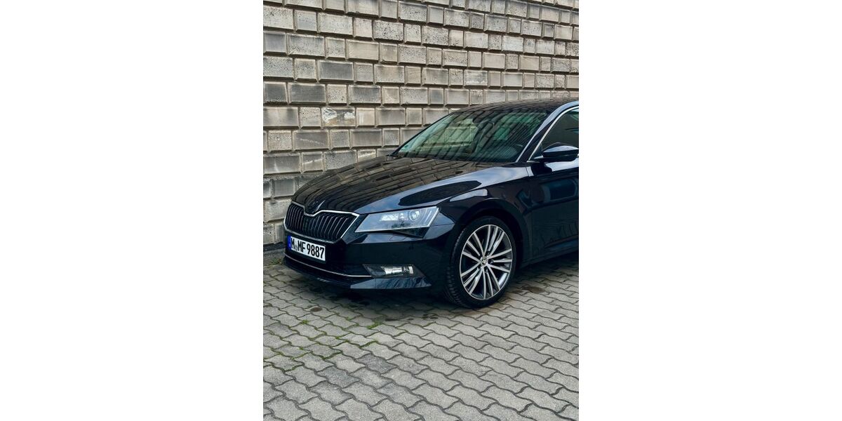 Skoda Superb 245.000 km 12.250 &euro; München 81825
