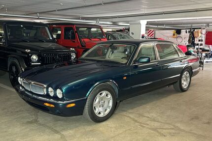 Jaguar XJ