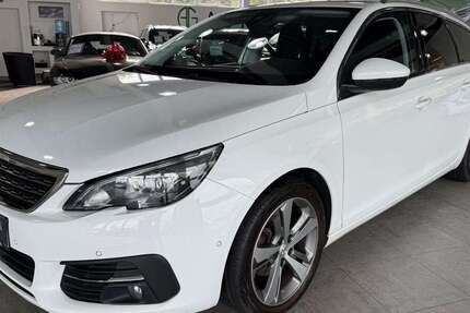 Peugeot 308 146.000 km 8.950 &euro; Paderborn 33106