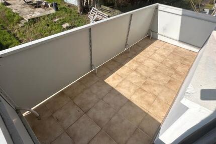 Wohnung Eisenberg (Pfalz) - 1 Zimmer, 67 m&sup2;, 700&euro; | Angebot:25402021