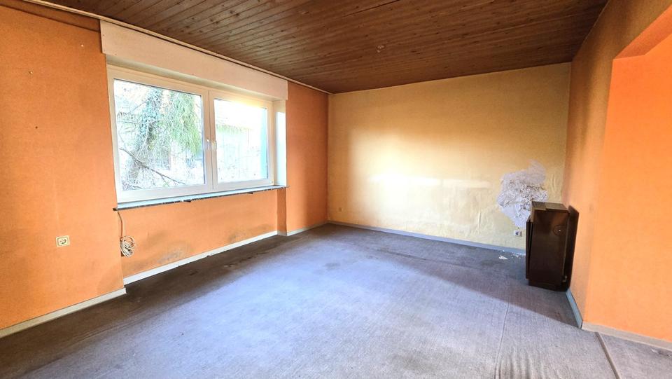 Reihenhaus Saarbrücken Dudweiler - 5 Zimmer, 110 m&sup2;, 100.000&euro; | Angebot:26780235