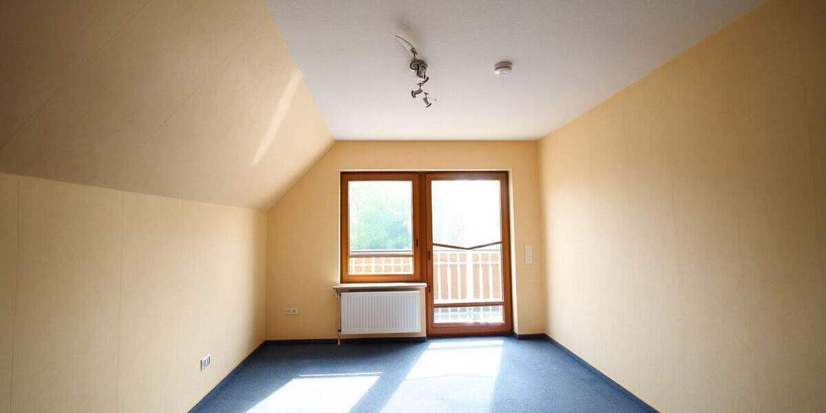 Ein-Zwei- Familienhaus mit großem Grundstück, Sehr Zentral und doch Privat in Luthe 7 zimmer