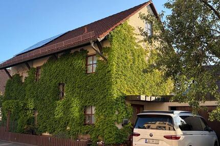 Haus Feucht - 5 Zimmer, 180 m&sup2;, 650.000&euro; | Angebot:27023819