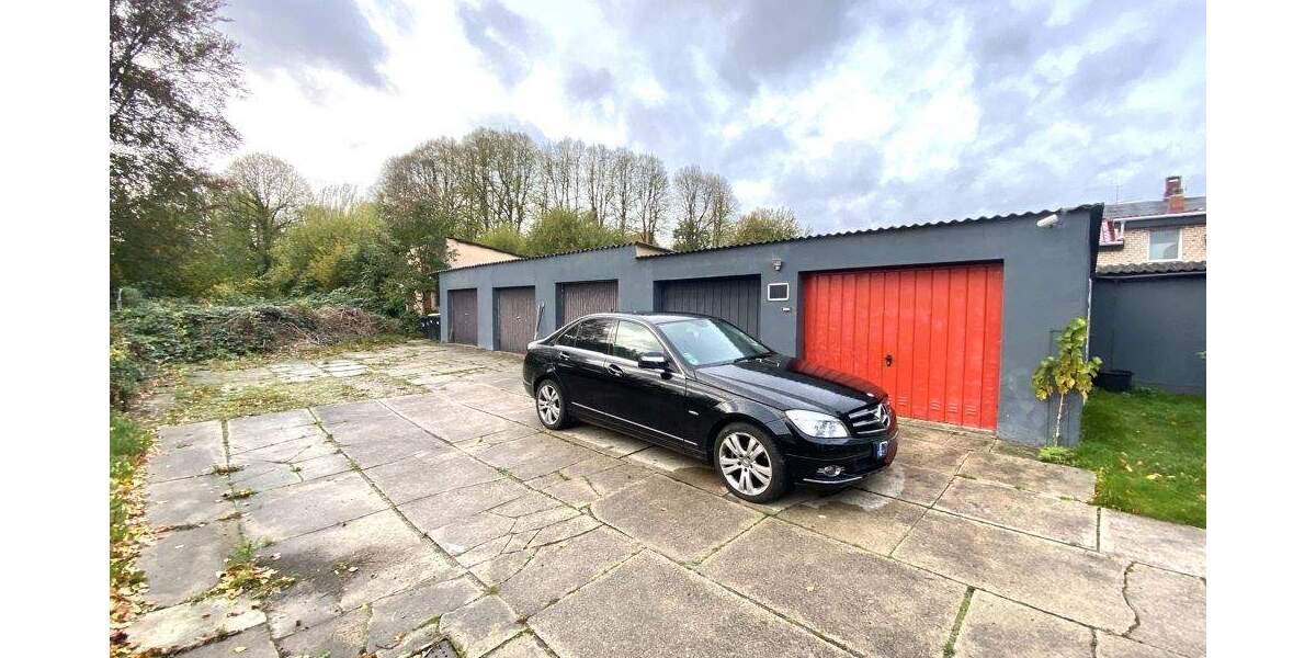 Saniertes Haus mit einigen Garagen - Eigennutzung oder Investition 5 zimmer