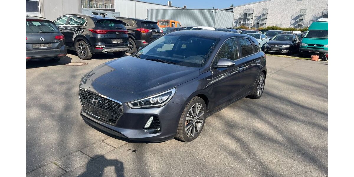 Hyundai i30 129.000 km 13.500 &euro; Geisenheim 65366