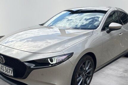 Mazda 3 3.555 km 26.590 &euro; Hamburg 22041